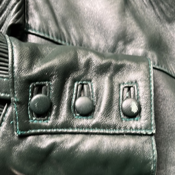 Woman’s full length forest green leather coat - Picture 3 of 4